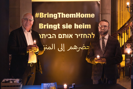Weltweite Kampagne #BringThemHomeNow in der Basler Elisabethenkirche