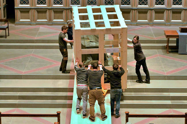Kein rares Tier: In diesem Käfig ist «nur» der Spieltisch. Foto: Klaus Stadler Kein rares Tier: In diesem Käfig ist «nur» der Spieltisch. Foto: Klaus Stadler