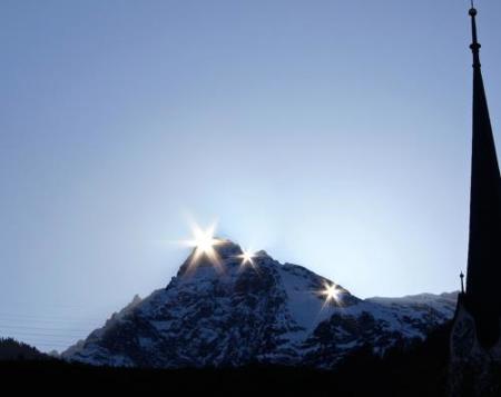 Die Sonne scheint zu «Lichtmess» durchs Mürtschenloch