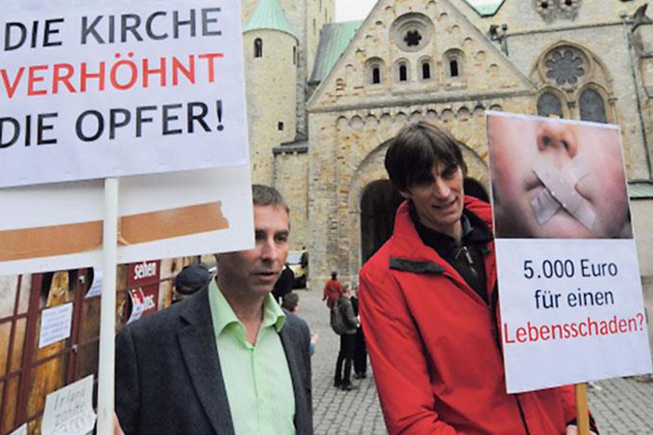 Wut und Unverständnis: Protest gegen den Missbrauch in der katholischen Kirche.|KNA-Bild