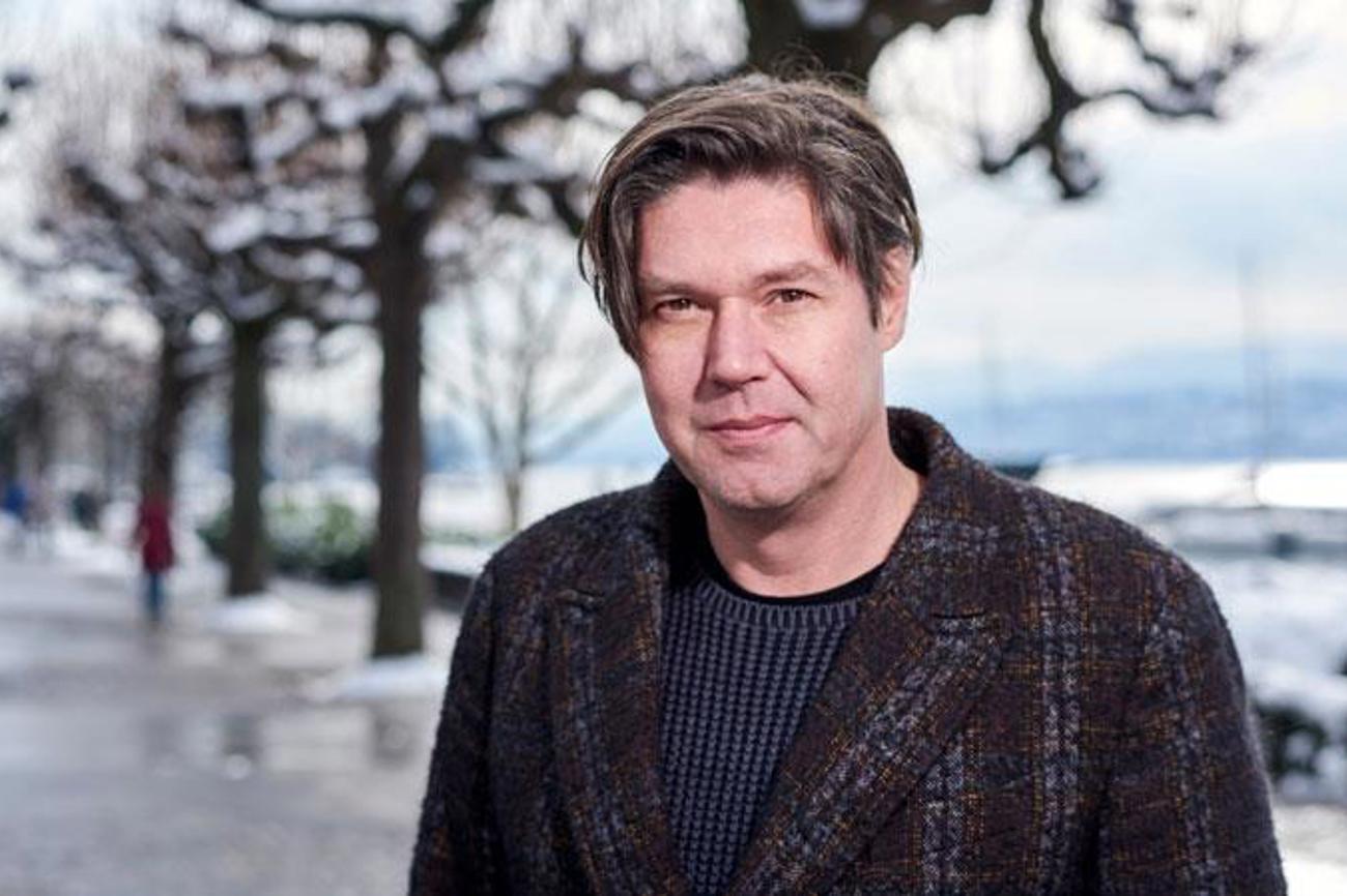 «Das Bild von mir ist eine Projektion, welche viele Farben hat, die nicht mit meinem realen Ich übereinstimmen», sagt Filmregisseur Michael Steiner.|Gion Pfander