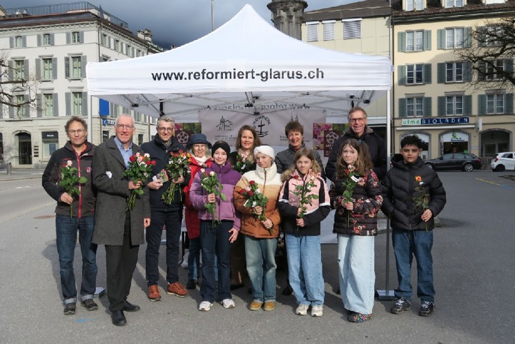 Rosenverkauf auf dem City-Platz Glarus