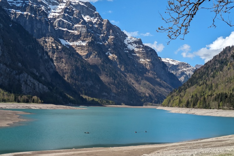 Lebensquelle Wasser: Schönheit, Macht und Segen