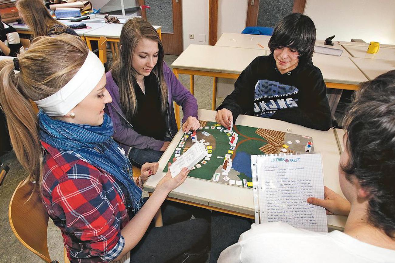 Spiel und Spass im Religionsunterricht am Gymnasium. | epd-bild