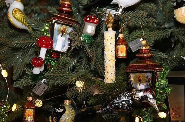 2301 Christbaumkugeln 16