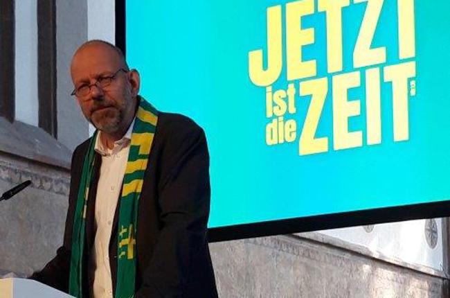 Lukas Amstutz. Lukas Amstutz.