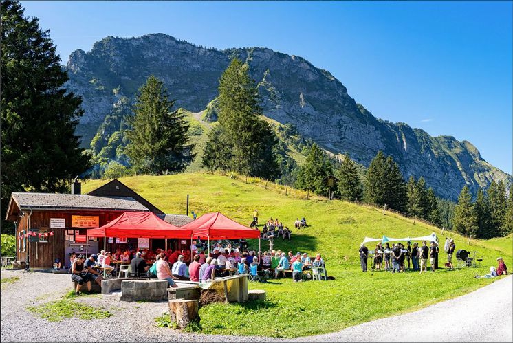 Schwerpunkt: Kirche und Tourismus