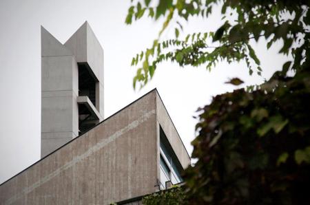 Seilziehen um Thuner Kirchenzentrum