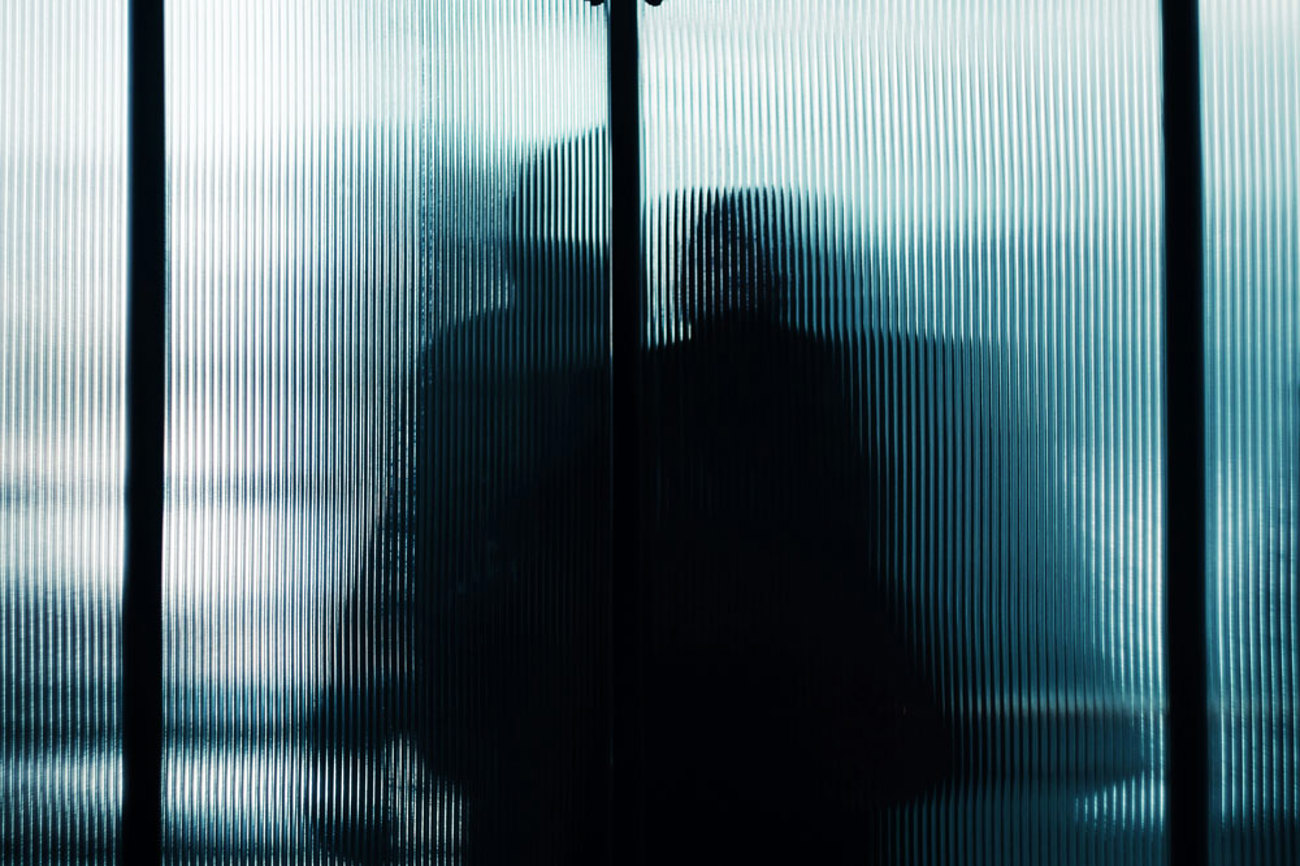 Risikoreich sind laut Studie vor allem Situationen im kleinen, persönlichen Rahmen: Einzelgespräche, Seelsorge oder Gespräche über intime Themen. | Foto: Olegs Jonins/Unsplash