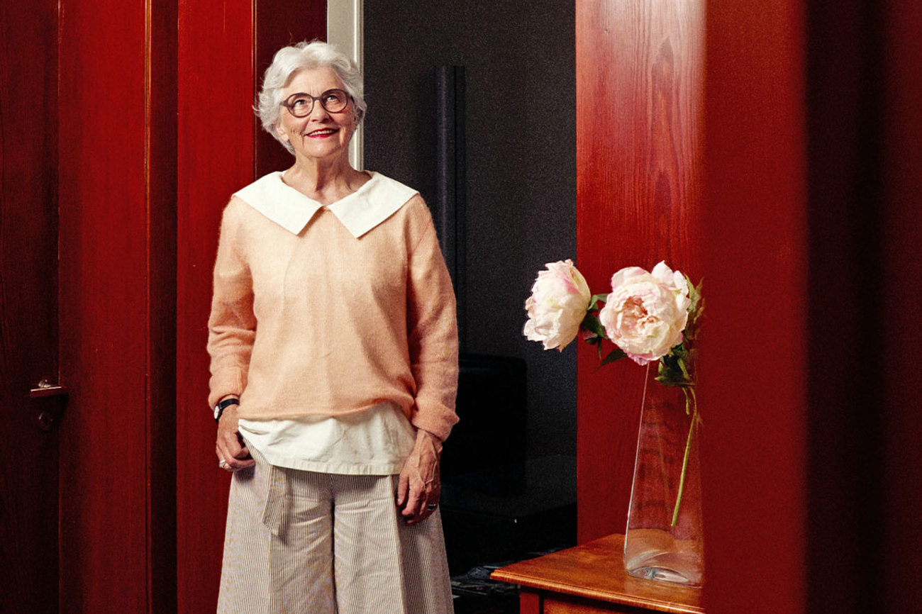 «Sich selbst zu lieben, den eigenen Körper in seiner Schönheit anzunehmen, ist eine lebenslange Aufgabe»: Esther Elisabeth Schütz in ihrer Praxis in Uster. | Foto: Silas Zindel