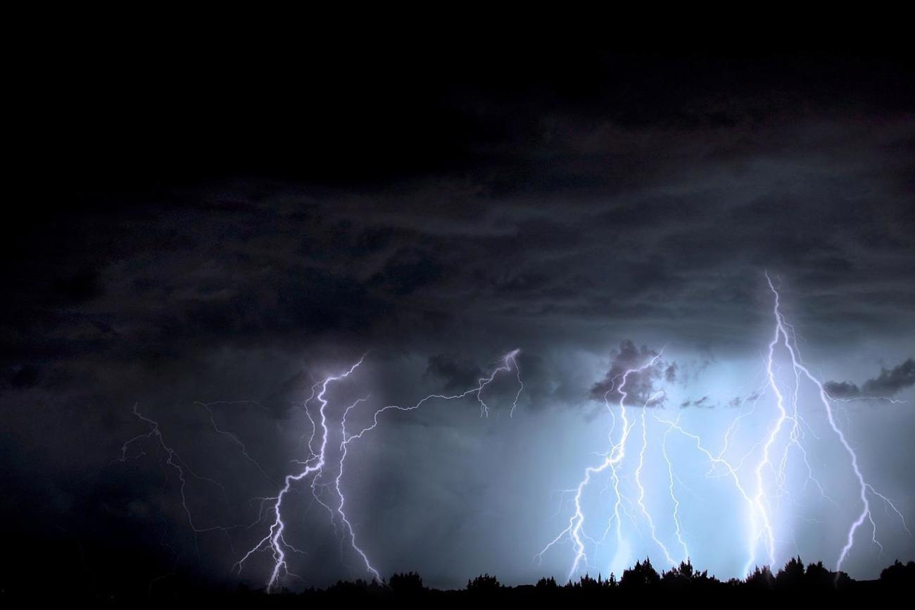 Gewitter im Flachland sind oft beeindruckend. Im Gebirge dagegen potenzieren sie sich ins Markerschütternde.
Foto: pixabay.