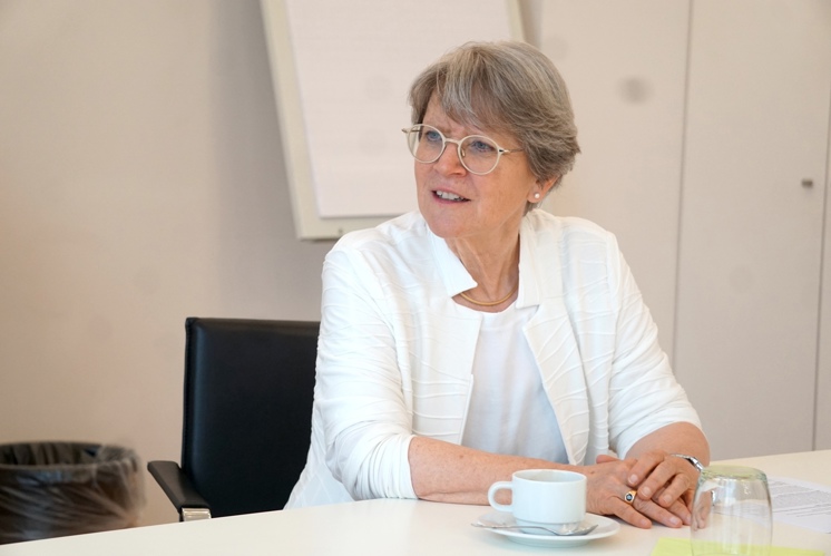 Wann haben Sie zuletzt gebetet, Frau Famos? Wann haben Sie zuletzt gebetet, Frau Famos?