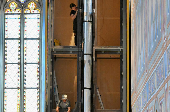 Der Einbau der Monsterpfeifen ist aufwendig. Foto: Klaus Stadler Der Einbau der Monsterpfeifen ist aufwendig. Foto: Klaus Stadler