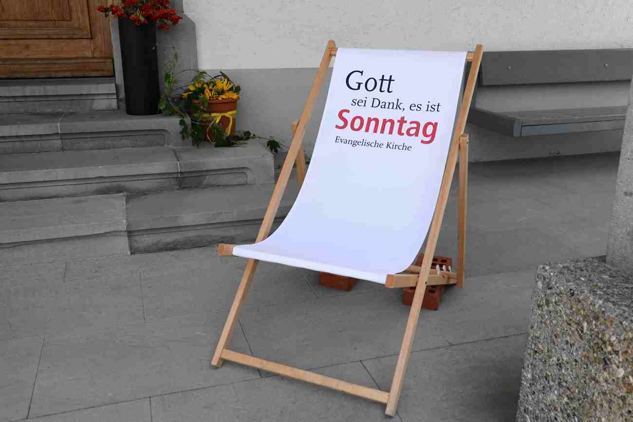 Gott sei Dank - es ist Sonntag. Foto: Werner Beerli.