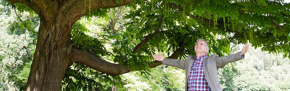 Pierre Stutz: «Das Wesentliche geschieht nicht im Spektakel, sondern im aufmerksamen Wahrnehmen der Natur.» | Foto: Andrea Göppel